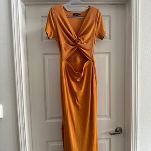 LULUS dress. Like new ! Pretty mustard color